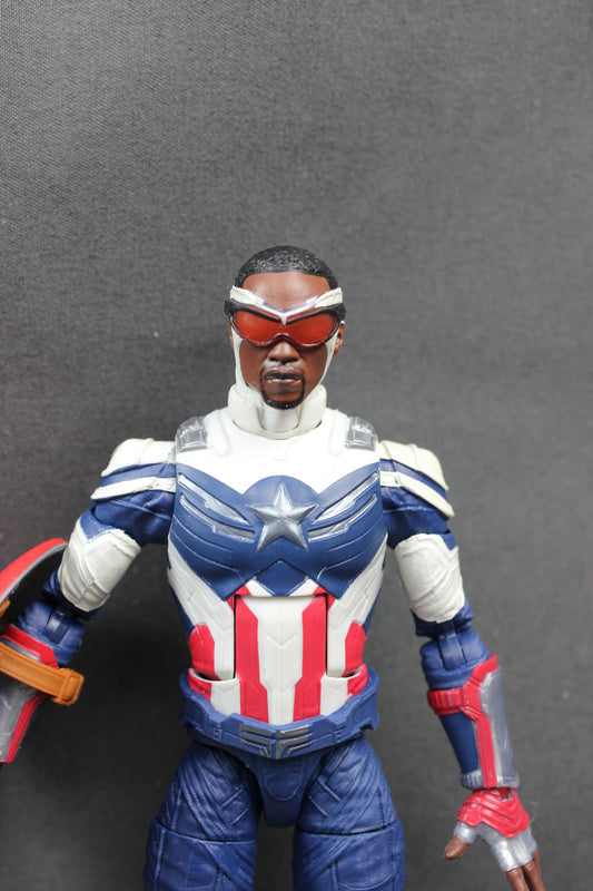 Captain America Falcon (Complete) Marvel Legends